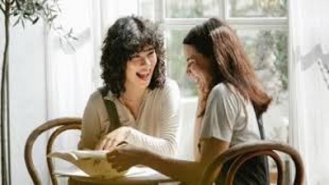 كيف تفهم أنك غريب تماماً عن شخص ما