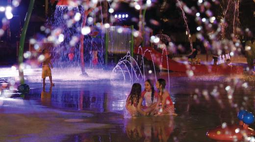 «صيف المرح» يجمع زوار «واجهة المجاز المائية»