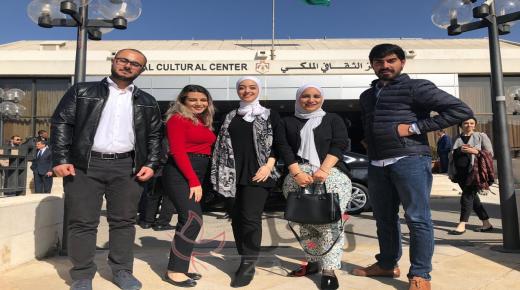 طلبة جامعة عمان الأهلية يشاركون بجلسة حوارية مع دولة الدكتور عمر الرزاز