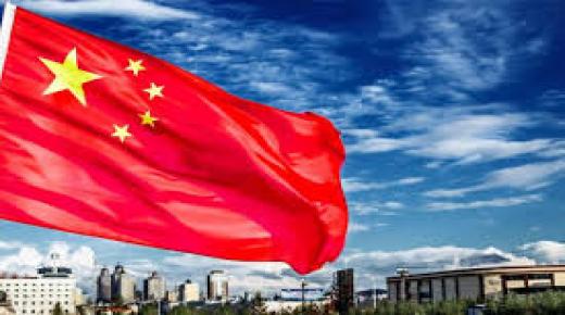 علماء صينيون يطورون رقاقات ذات سمك على مستوى الذرات