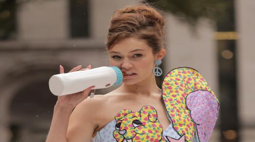 جيجي حديد وإيمان همام في أسبوع الموضة في نيويورك