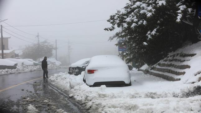 الراصد الأردني مأمون عقل يوضح احتمالات هطول الثلج نهاية الشهر