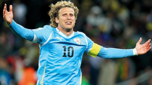 الاعب الأوروغواي فورلان يعلن الاعتزال