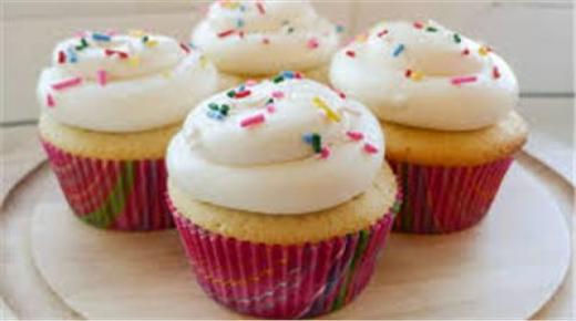 كب كيك لذيذ بالفانيلا