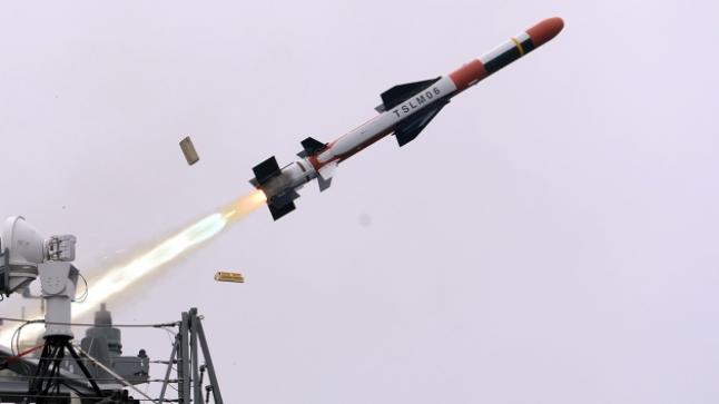 كوريا الجنوبية تتبنى صاروخا باليستيا جديدا للغواصات