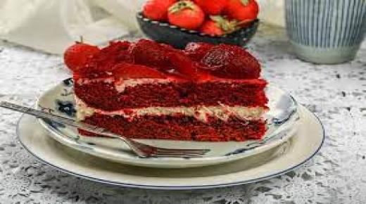 كيك الفراولة والشوكولاتة الخفيفة