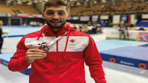 لاعب عمان الاهلية للجمباز يتوج ببرونزية بطولة كأس التحدي العالمي