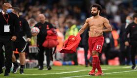 لفتة مميزة من محمد صلاح في مباراة “الهدف 100”.. فماذا فعل؟