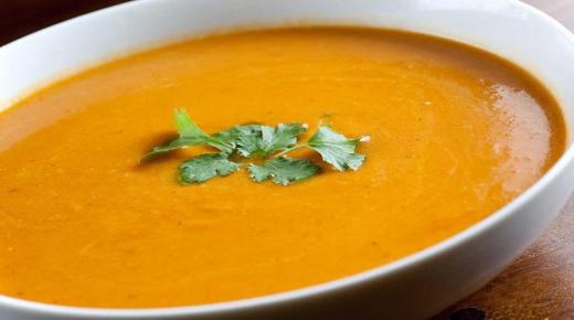 ما هي المكونات التي لا ينبغي إضافتها إلى الحساء؟