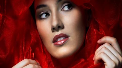 ما هي علامات الجمال عند المرأة ؟