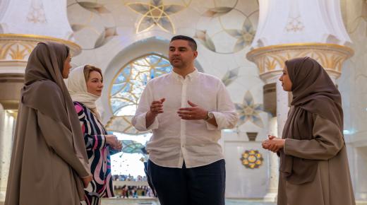 نائب رئيس وزراء مالطا يزور جامع الشيخ زايد الكبير