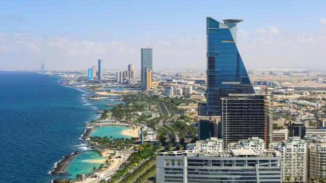 رويترز : السعودية تخطط لافتتاح متجرين جديدين لبيع المشروبات الكحولية