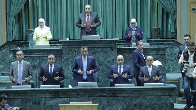 القاضي ينعى الخريشا والملكاوي في مستهل جلسة النواب