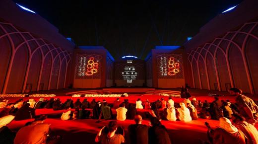 مجمع الشارقة للبحوث يعزز مستقبل تقنيات الإضاءة الذكية خلال مهرجان الأضواء