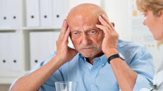 لماذا ينسى مرضى بالزهايمر الذين أحبوهم؟