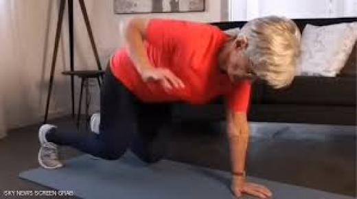 مسنة المانية تحافظ على لياقتها البدنية