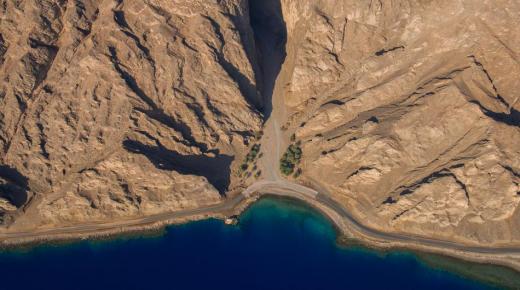 معضلات “نيوم”.. خفايا تهجير 20 ألف مواطن قسرياً وأموال لا تملكها السعودية