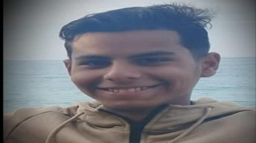 من كيس دقيق إلى كفن .. غزة تودّع “عماد الثاني” في نفس قبر شقيق