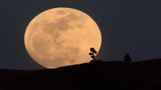 متى موعد الخسوف الجزئي للقمر لعام 2019؟