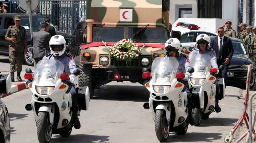 تستعدتونس لانتخابات مبكرة وتبكي السبسي..