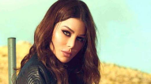 هيفاء وهبي ترد على إحدى المتابعات بألفاظٍ غير لائقة