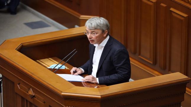 رد وزير الثقافة على حجب ثلاث قنوات تلفزيونية اوكرانية “هذه آلة دعاية أجنبية”