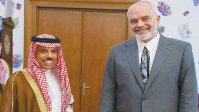 وزير الخارجية السعودي يلتقي رئيس الوزراء الألباني في تيرانا