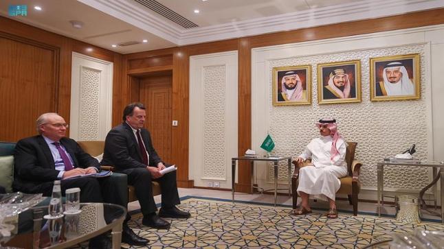 وزير الخارجية السعودي يلتقي منسق الأمم المتحدة للشؤون الإنسانية لليمن في الرياض