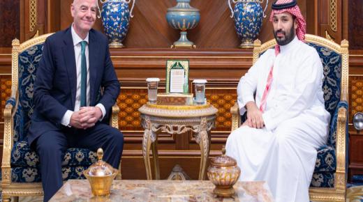 ولي العهد السعودي يناقش مع إنفانتينو سبل تعزيز التعاون في المجال الرياضي