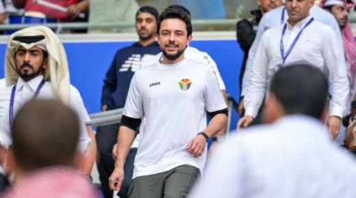 ولي العهد يعلق على هدف يزن العرب في مرمى برشلونة