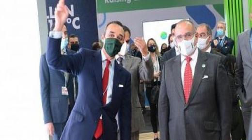 ولي عهد البحرين يزور جناح المملكة العربية السعودية