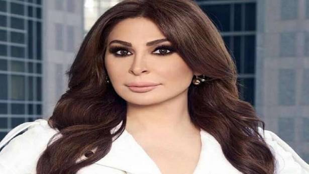 شاهد.. إليسا تستقبل العام الجديد بفستان جريء