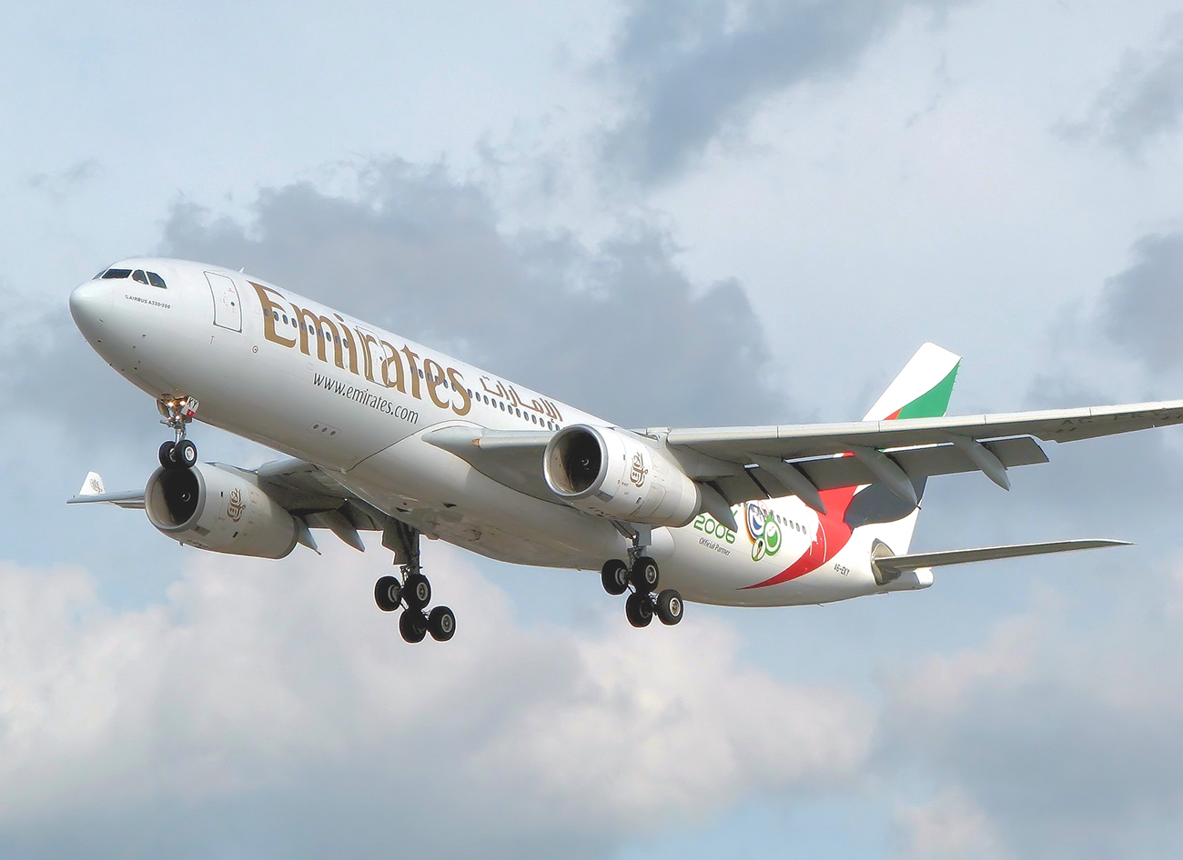 “طيران الإمارات” تطور تطبيقاً مبتكراً لتسريع تجهيز طائراتها في دبي
