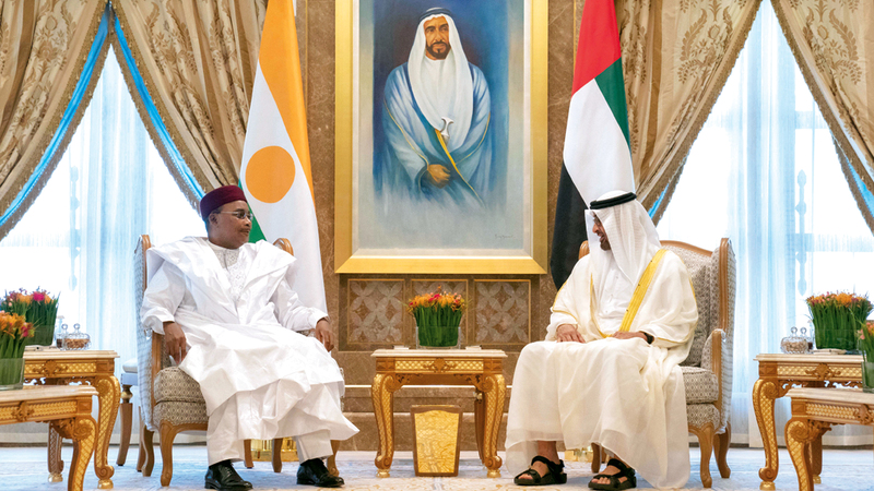 محمد بن زايد يؤكد اهتمام الإمارات بترسيخ علاقاتها المتميزة مع الدول الصديقة