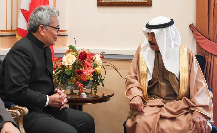 سمو رئيس الوزراء يؤكد حرص مملكة البحرين على توثيق العلاقات مع مملكة ماليزيا