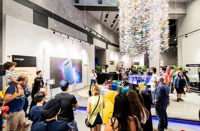 سامسونج تطلق منصتها الرائدة Galaxy Studio مجدداً في دبي