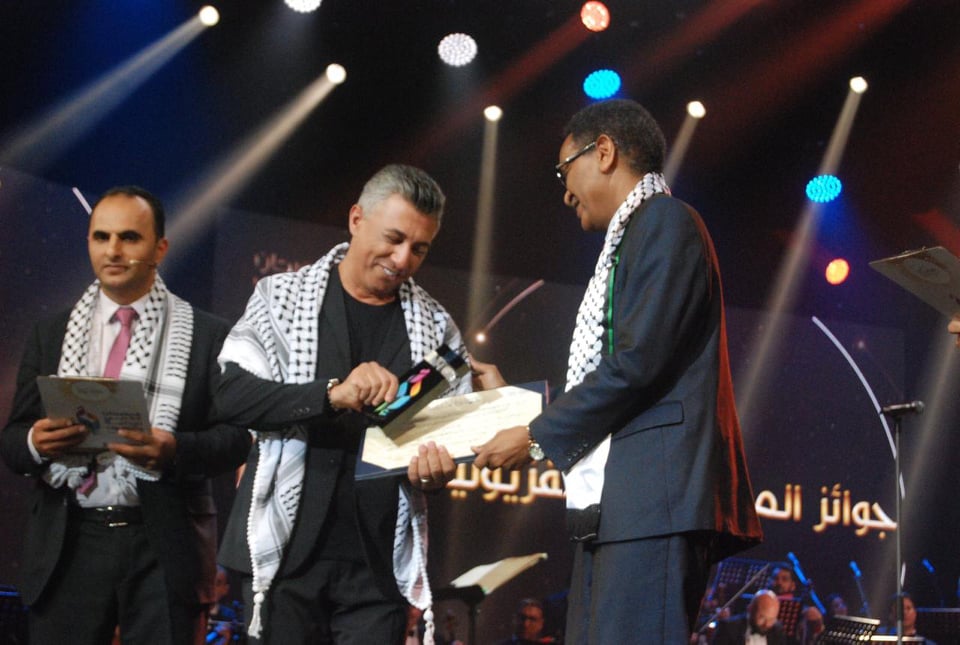 المهرجان العربي للإذاعة والتلفزيون يختار صوت العروبة الفنان عمر العبداللات أيقونة ختامه